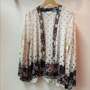 NEW! Taylor & Sage Floral open Blouse in Cream with Black and Pink Size XS